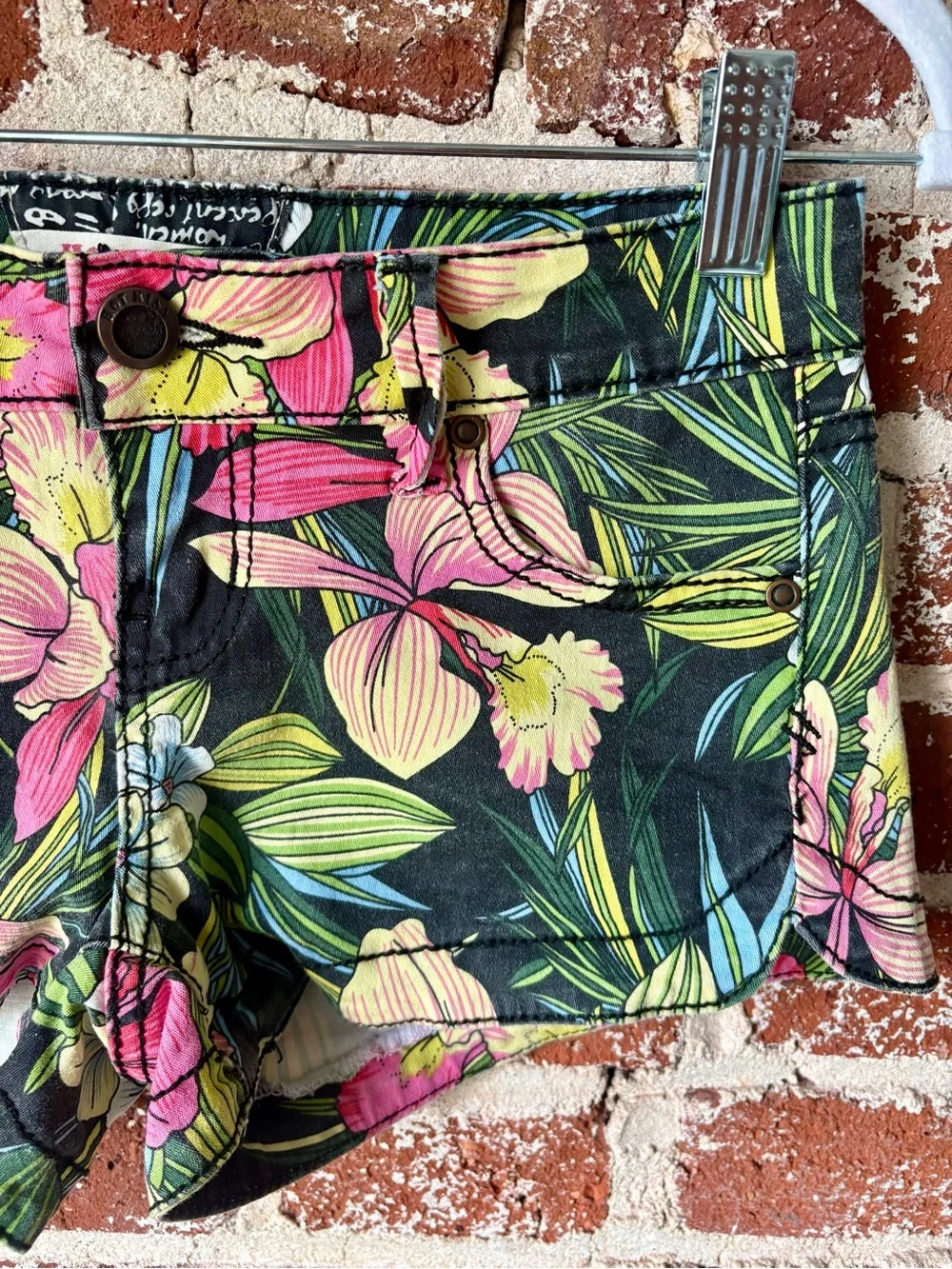 Y2K Hot Kiss Floral / Hawaiian Low Rise Shorts